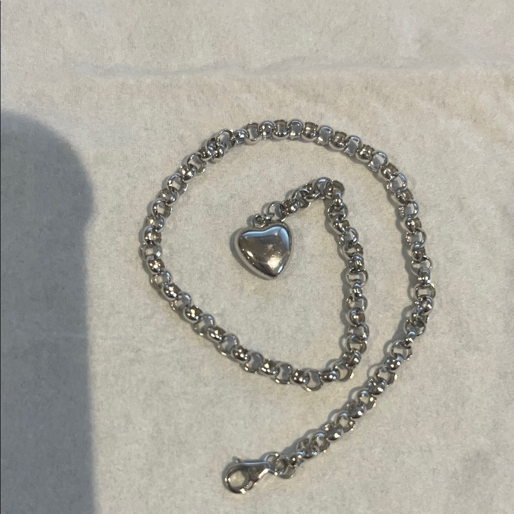 Elegant white gold Heart Bracelet